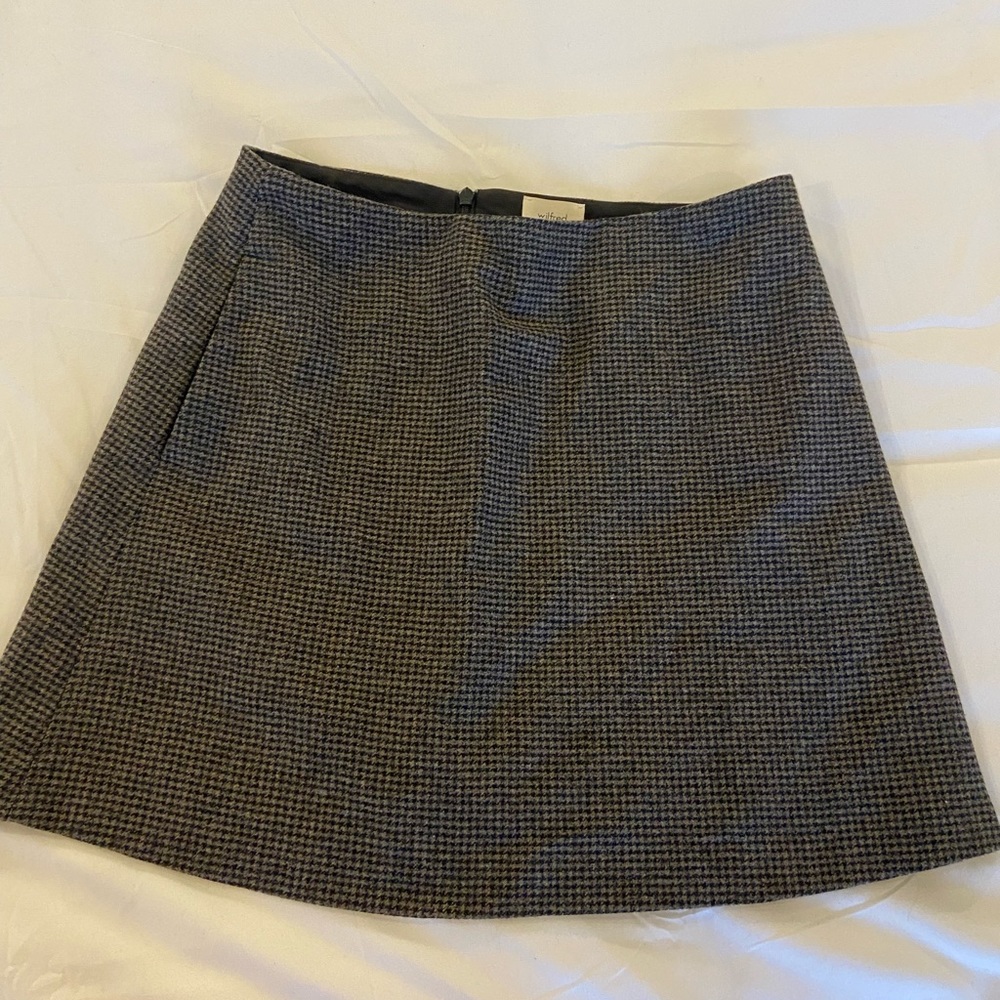 aritzia wilfred mini skirt !